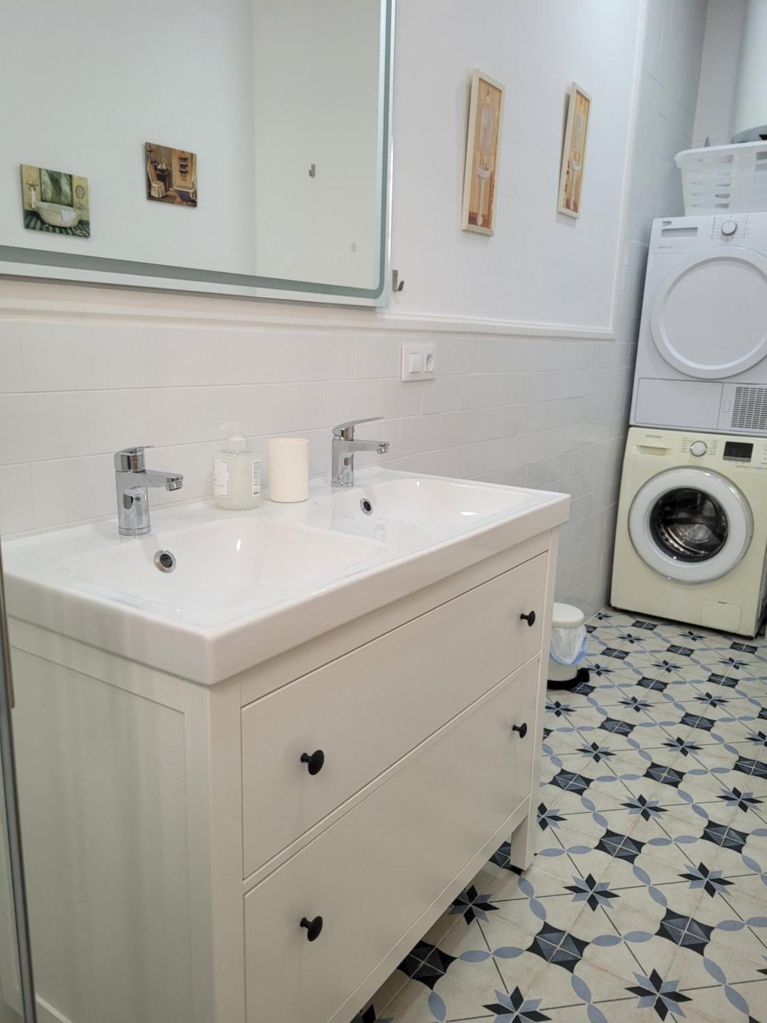 Apartamento Con Wifi, Patio Y Garaje Privado Alcalá de Guadaira Extérieur photo